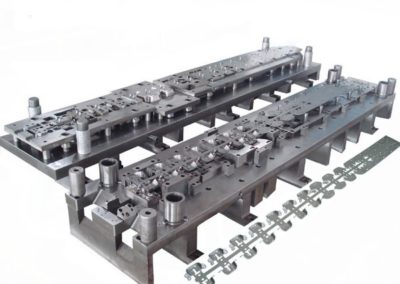 InkedProgressive-Tool-Stamping-Mould-for-The-Toyota-Auto-Part-Tooling_LI